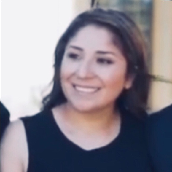 Meet your Posher, Mayra - Picture 1 of 1